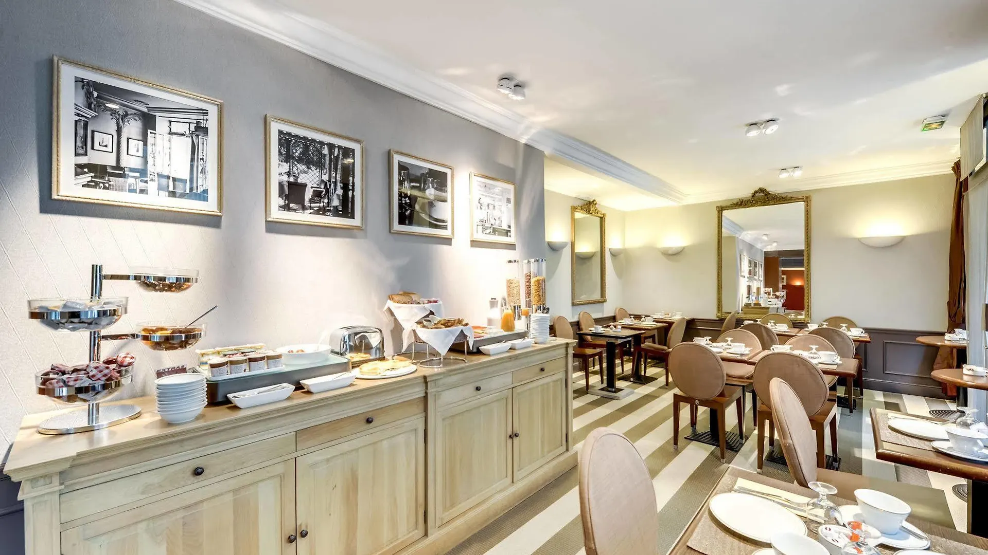 Passy Eiffel Hotel 3*