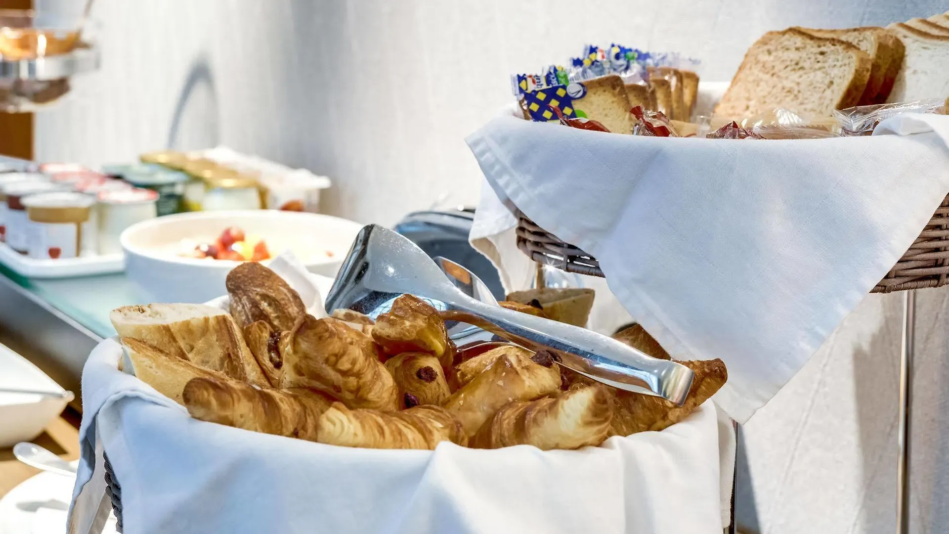 Passy Eiffel Hotel 3*