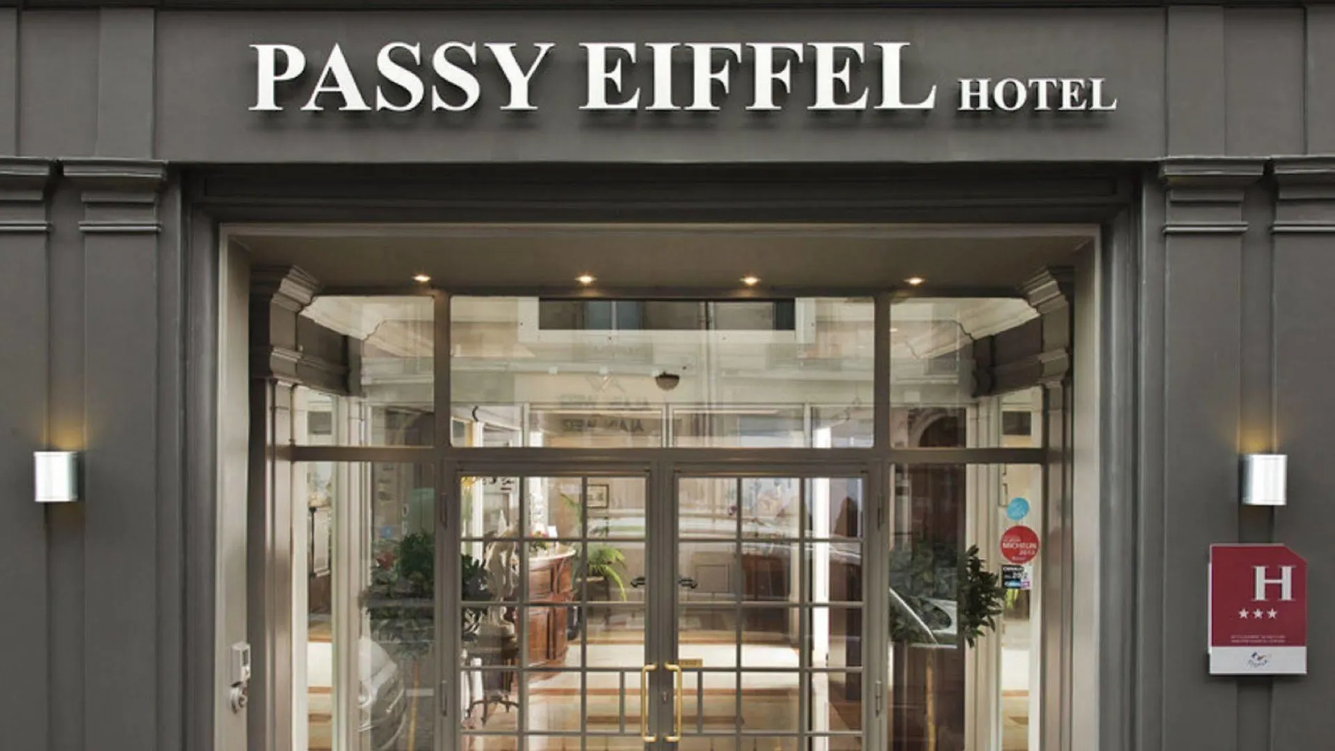 Passy Eiffel Hotel 3*